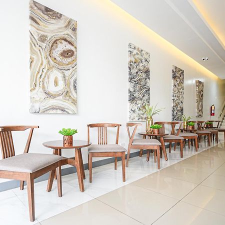 Figtree Hotel Iloilo City Exterior photo