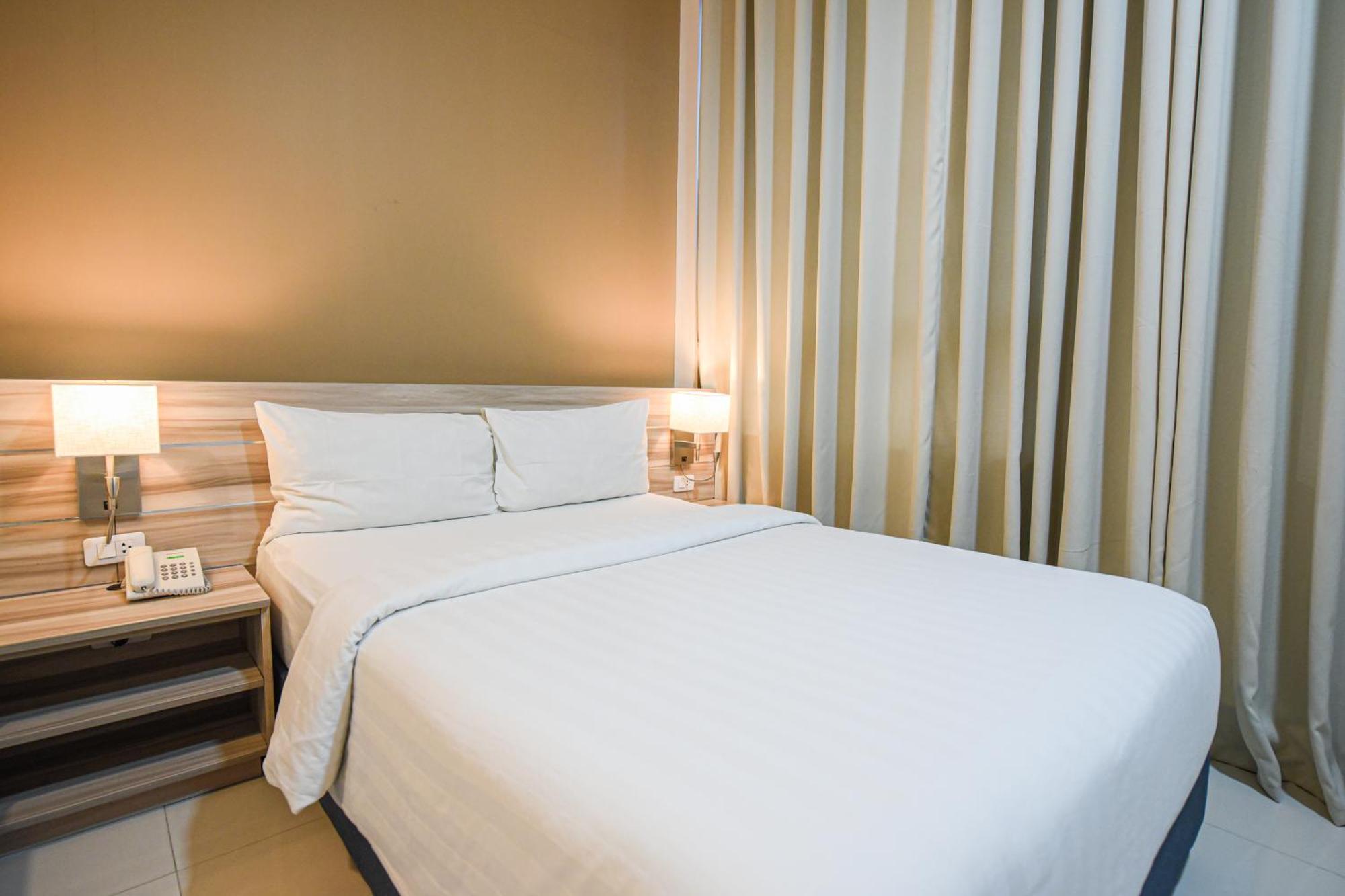 Figtree Hotel Iloilo City Exterior photo