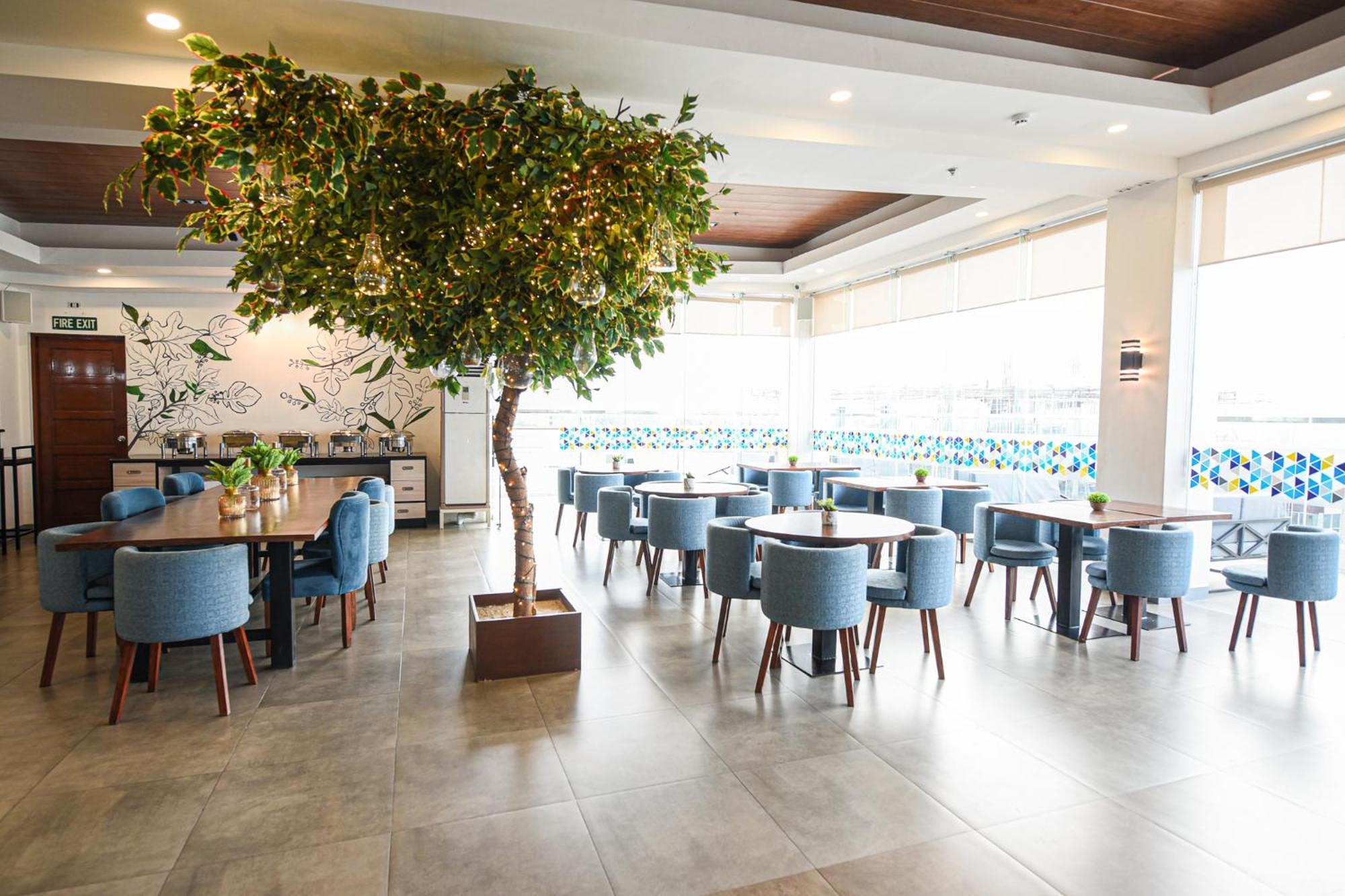 Figtree Hotel Iloilo City Exterior photo